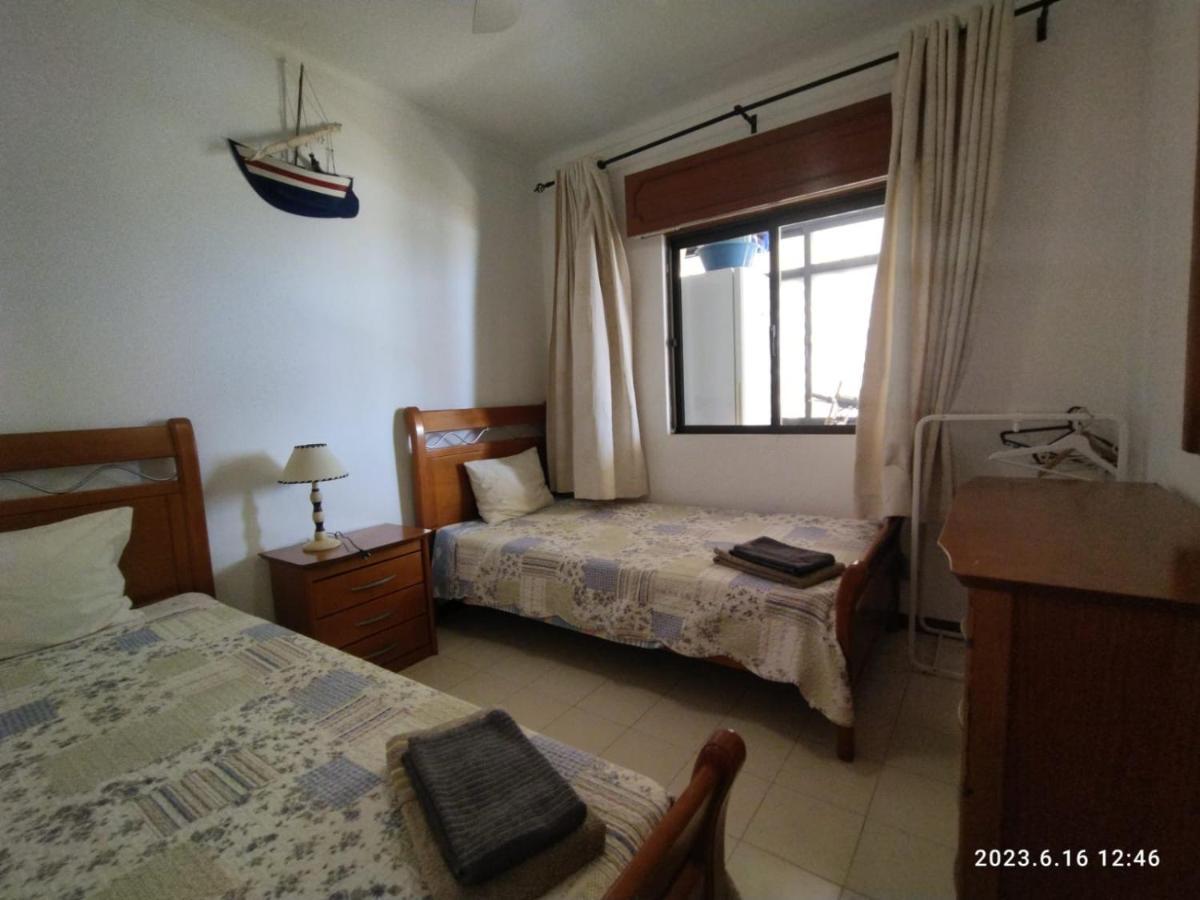 Cozy Apartment In Quarteira Buitenkant foto