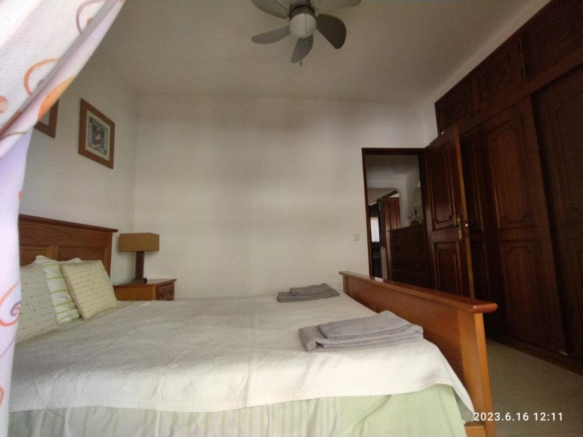 Cozy Apartment In Quarteira Buitenkant foto