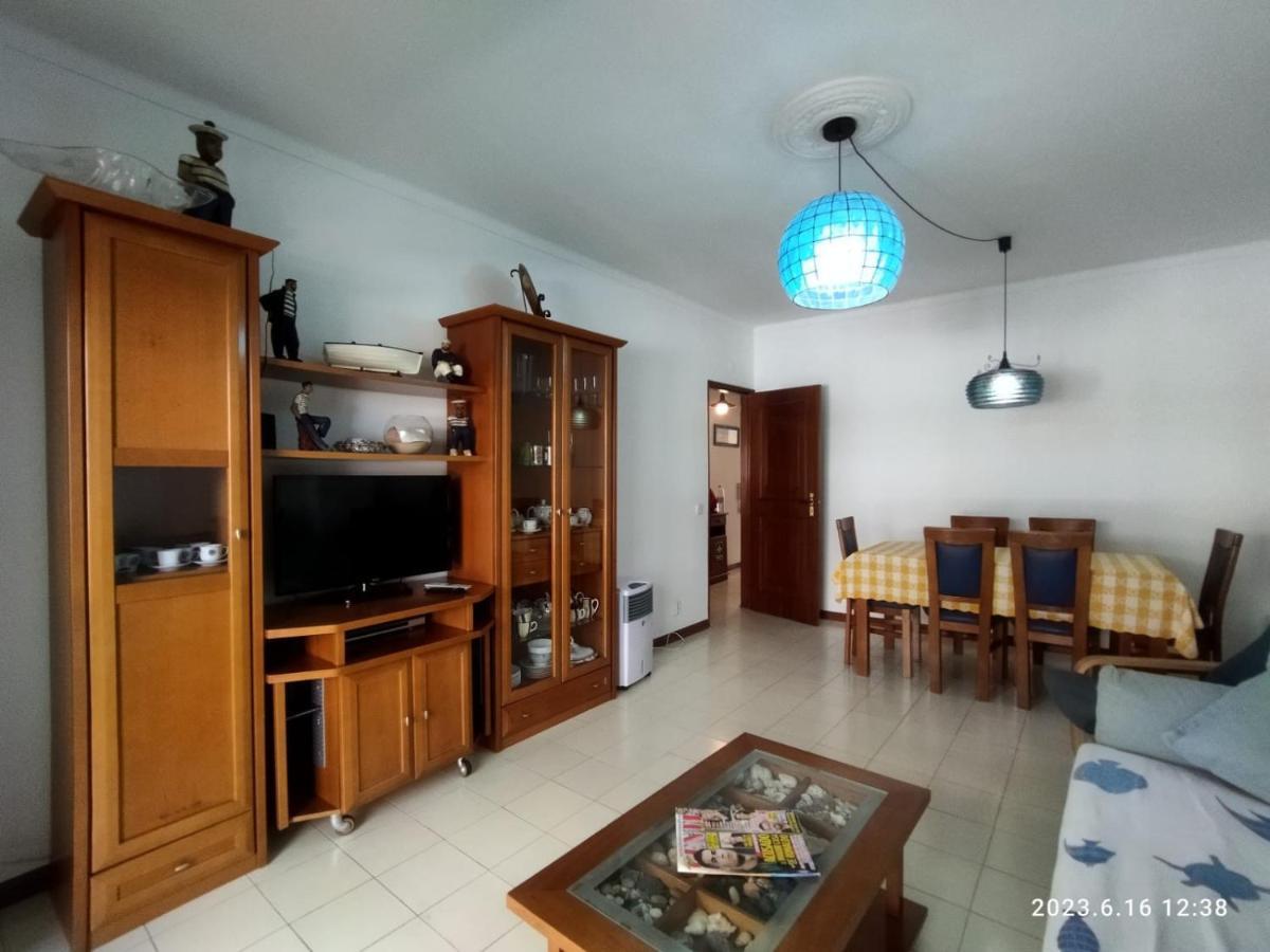 Cozy Apartment In Quarteira Buitenkant foto