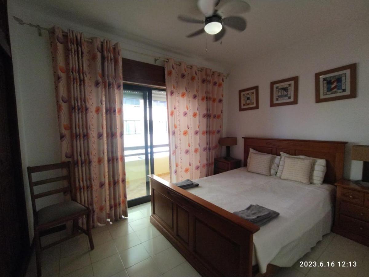 Cozy Apartment In Quarteira Buitenkant foto