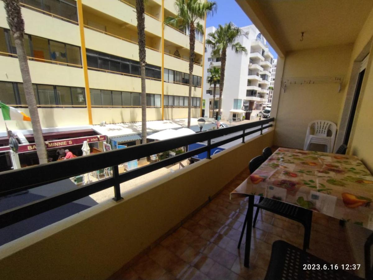 Cozy Apartment In Quarteira Buitenkant foto