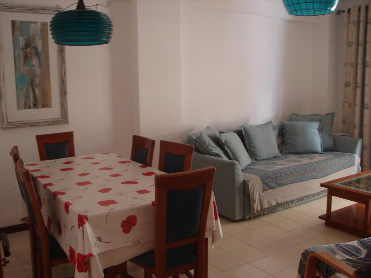 Cozy Apartment In Quarteira Buitenkant foto